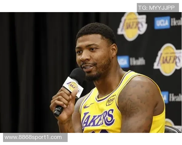 雷迪克称斯玛特为防守核心指挥能力与詹姆斯并驾齐驱