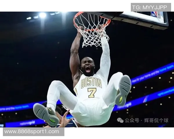 杰伦布朗首节狂砍16分全场19中13砍下32分引领球队胜利