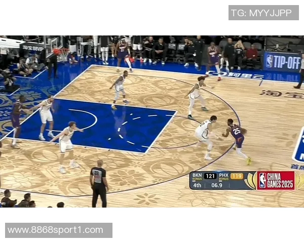 曾凡博防守贾里德巴特勒失误被罚犯规瞬间回顾