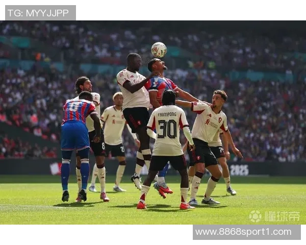 詹俊分析利物浦教练团队转型决心与老问题的持续挑战需耐心应对