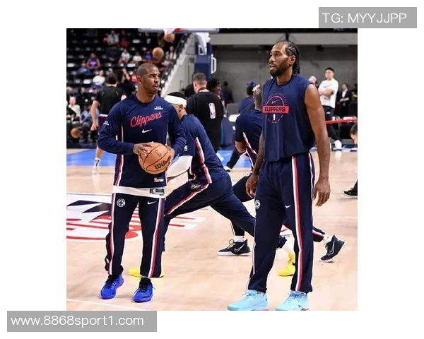 快船全员积极备战明日季前赛首战广州训练照曝光 快船全员积极备战明日季前赛首战广州训练照曝光