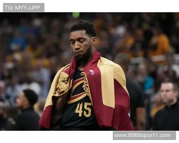 米切尔首节独得13分表现抢眼但失误和犯规略显频繁 米切尔首节独得13分表现抢眼但失误和犯规略显频繁